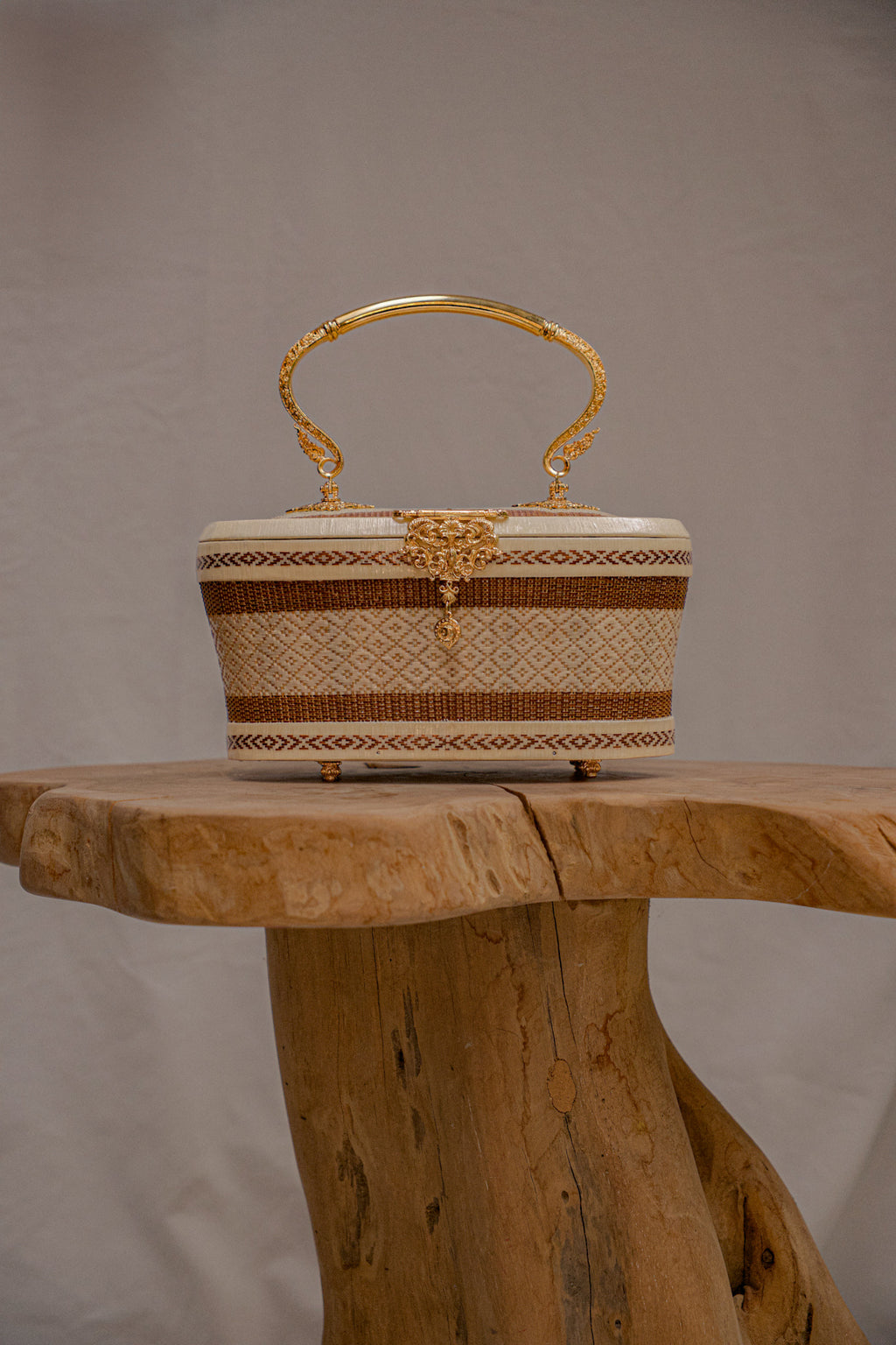 Lygora fern Box bag with Golden holder