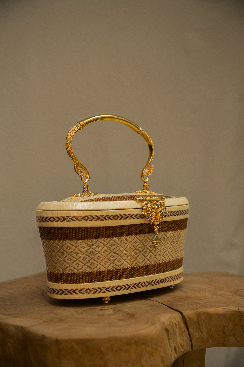 Lygora fern Box bag with Golden holder
