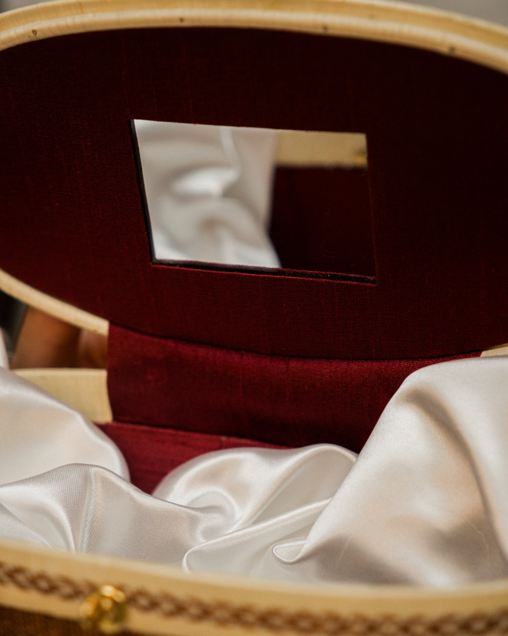 Lygora fern Box bag with Golden holder