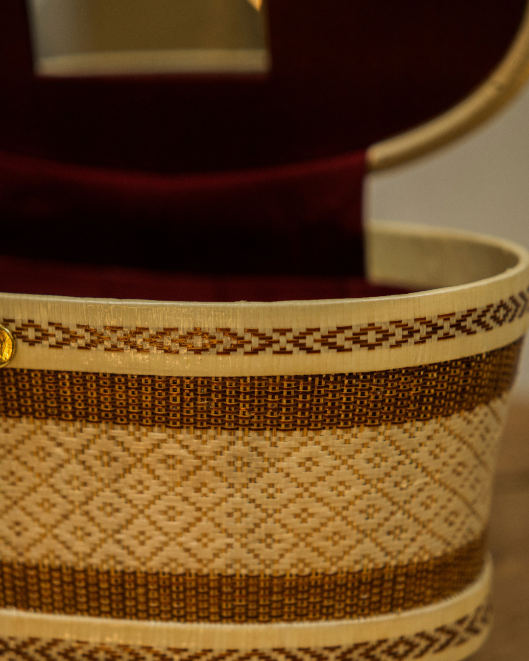 Lygora fern Box bag with Golden holder